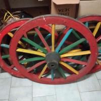 vecchie ruote carro / carretto