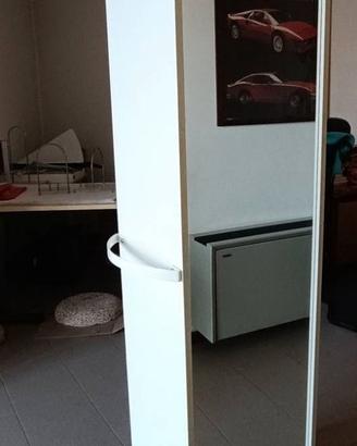 Mobiletto colonna bagno alto bianco con specchio