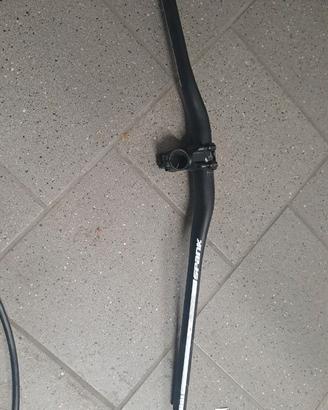 Manubrio d 35 x 800 con attacco spank