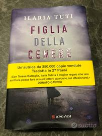 Figlia della cenere di Ilaria Tuti