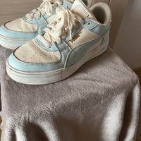 Scarpe Puma bianche e azzurre