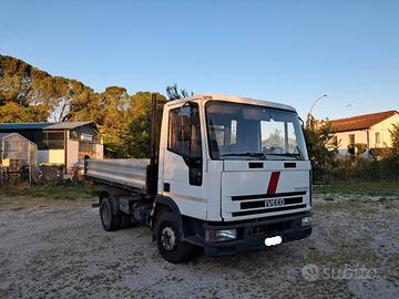 N.2 Iveco eurocargo 75 ribaltabile trilaterale