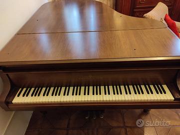 Pianoforte a coda Steinway & Sons