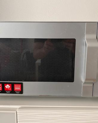 Microonde SHARP modello R744S, da 900 Watt