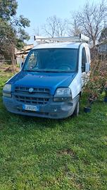 Fiat Doblò con porta pacchi 