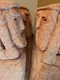 Statua in pietra pomice