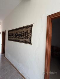 SEMINDIPENDENTE CON CORTILE PRIVATO E POSTO AUTO