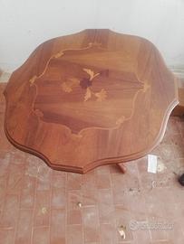 Tavolino rotondo in legno intarsiato da restaurare