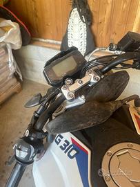 BMW G310R incidentata