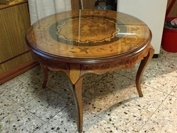 tavolino in stile Maggiolini 