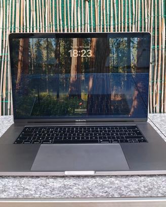 Apple MacBook Pro 15" i9 32GB RAM e 1TB SSD