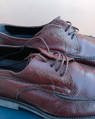 Scarpe Nell'uso Nuove