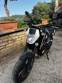 KTM 690 Duke (2018) - 22.410km