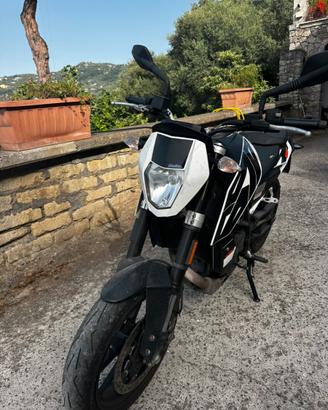 KTM 690 Duke (2018) - 22.410km