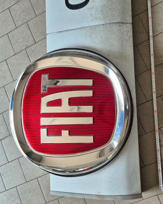 Insegna fiat