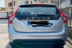 VOLVO V60 CON ANOMALIE AL CAMBIO