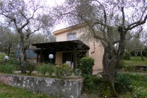 Solo brevi periodi, monolocale in campagna