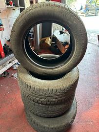 4 Pneumatici invernali 225 60 R17 Pirelli Runflat