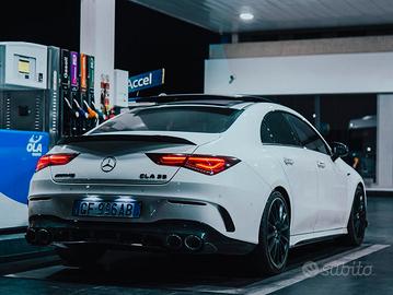 MERCEDES CLA 35 AMG