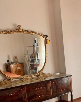 Mobile vintage con specchio