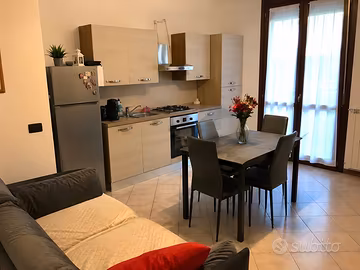 Bilocale arredato con balcone a Vimercate