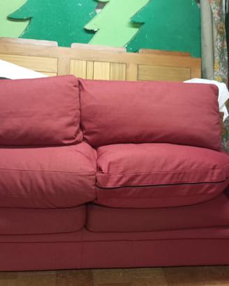 divano letto rosso