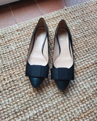 Ballerine come nuove pelle nera con fiocco in raso