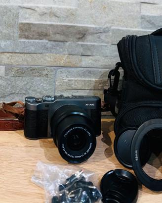 Fujifilm X-A5 Mirrorless (Modello 2019) + Borsa