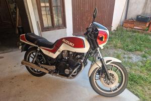 Moto Suzuki