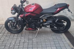 triumph street triple rs 2023