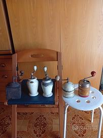 Macinini da caffè Tre Spade e un Brazil in legno.