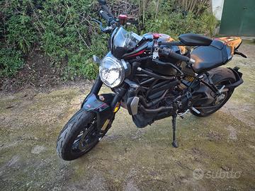 DUCATI MONSTER 1200R 