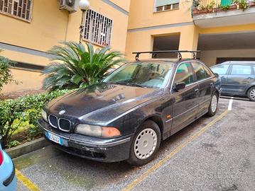 AUTO BMW 520 I