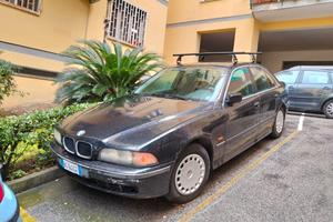 AUTO BMW 520 I