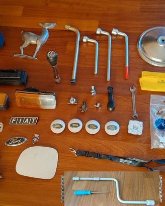 alcuni piccoli ricambi auto vintage