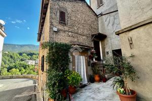 6 LOCALI A SUBIACO