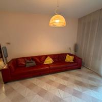 Divano in pelle bordeaux