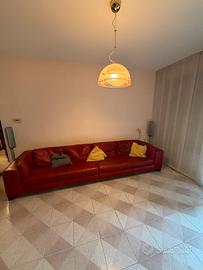 Divano in pelle bordeaux