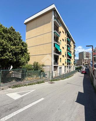 4 LOCALI A SESTRI LEVANTE
