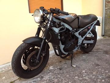 Kawasaki GPZ 500s naked/cafè