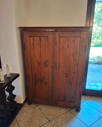 Armadio in legno 