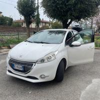 Peugeot 208   passaggio immediato