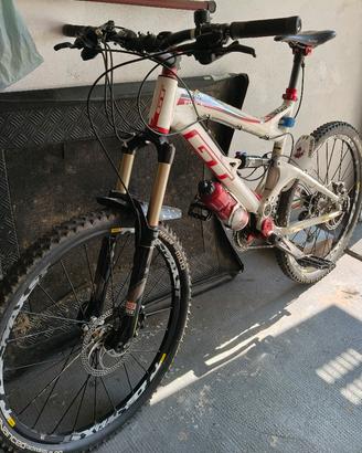 Mountain bike 