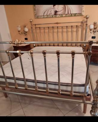 Letto antico