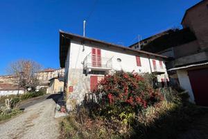 Rustico / Casale di 174 m² con 5 locali e box auto