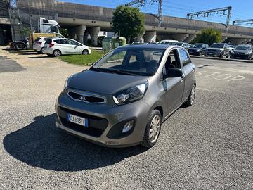 Kia Picanto 1.0 12V Glam (SOLO 50.00km)