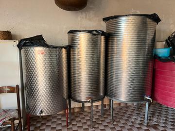 Tine in acciaio attrezzatura da vino