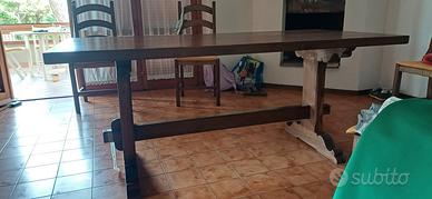 Tavolo in noce