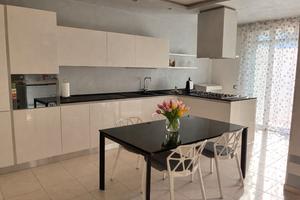 Spazioso appartamento su due livelli in zona tranq