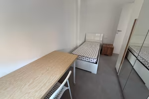 Stanza in appartamento di 70 m² a Milano